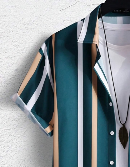 Men Regular Fit Striped Spread Collar Casual Shirt